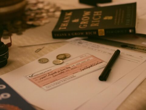 How to Reduce Debt When Living Paycheck to Paycheck